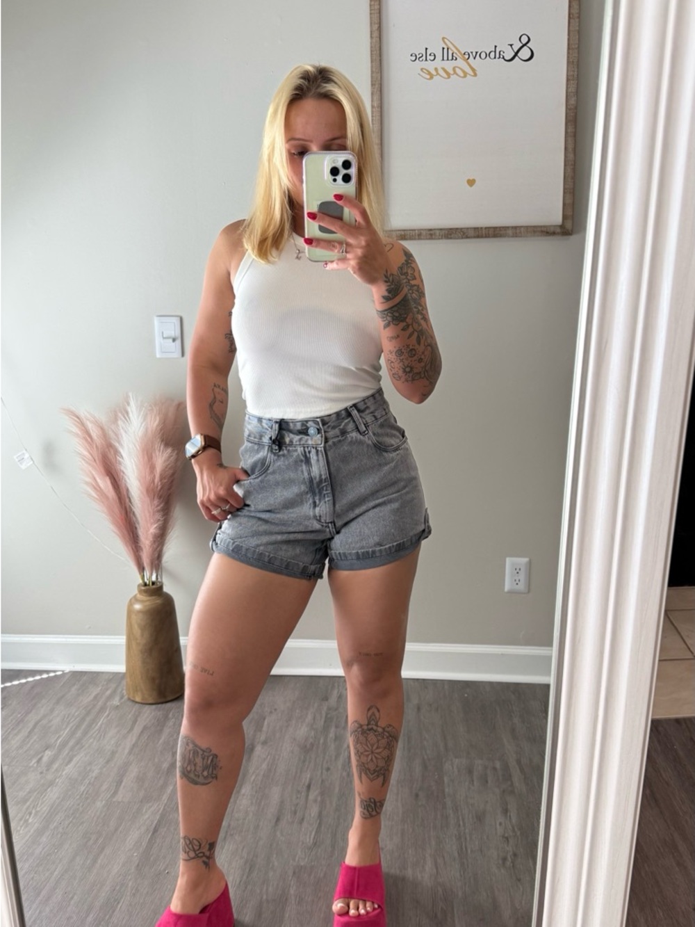 Women’s Boyfriend Jeans Shorts in Washed Gray